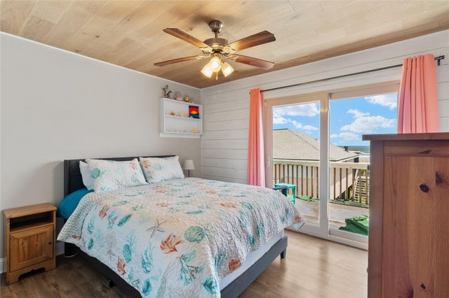 21216 Gulf Drive, Galveston, TX 77554