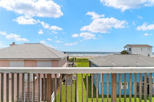 21216 Gulf Drive, Galveston, TX 77554