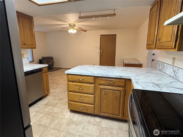 8220 Lake Forest Drive SE, Lacey, WA 98503