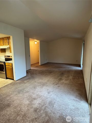 8220 Lake Forest Drive SE, Lacey, WA 98503