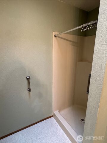 8220 Lake Forest Drive SE, Lacey, WA 98503