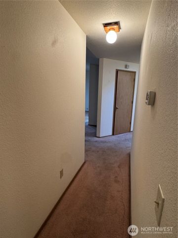 8220 Lake Forest Drive SE, Lacey, WA 98503