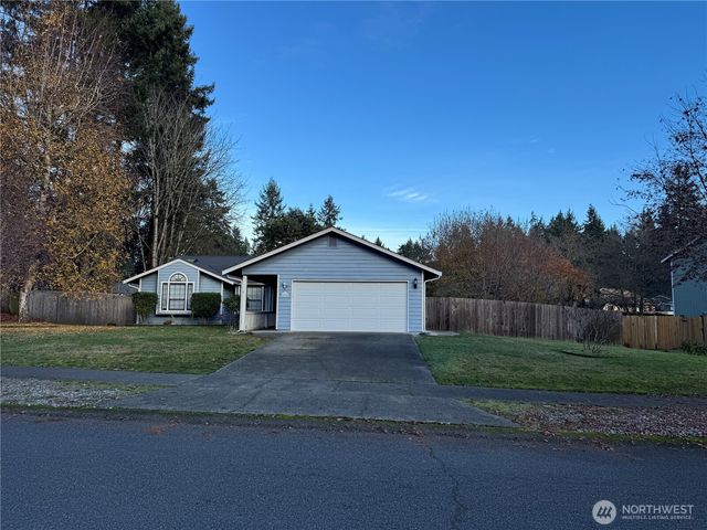 8220 Lake Forest Drive SE, Lacey, WA 98503