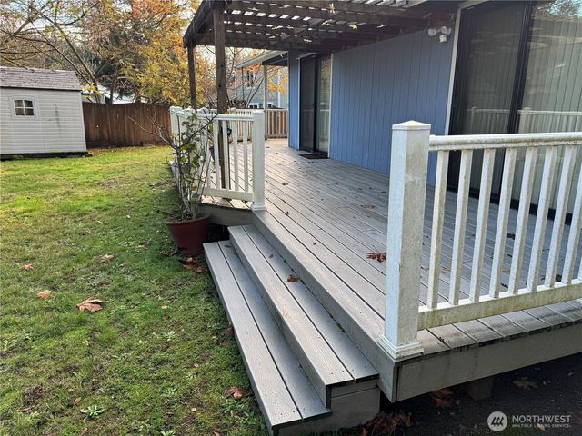 8220 Lake Forest Drive SE, Lacey, WA 98503