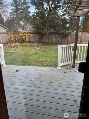 8220 Lake Forest Drive SE, Lacey, WA 98503