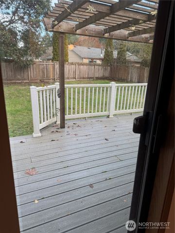 8220 Lake Forest Drive SE, Lacey, WA 98503