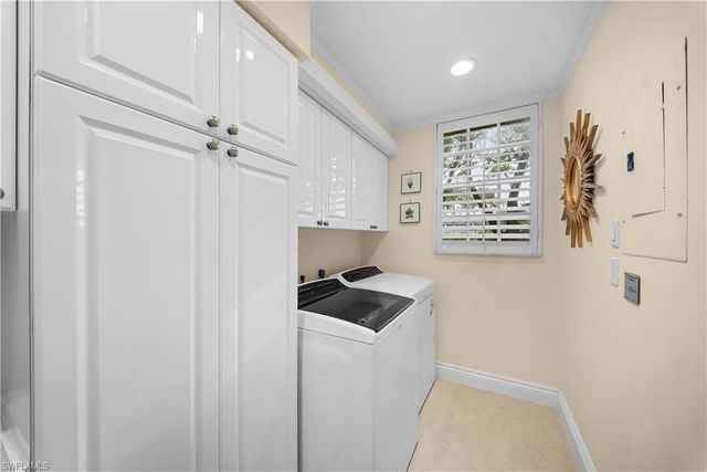 6830 San Marino DR 711A, Naples, FL 34108