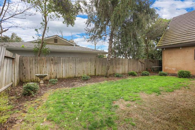 18010 Foreman Ct, Linden, CA 95236