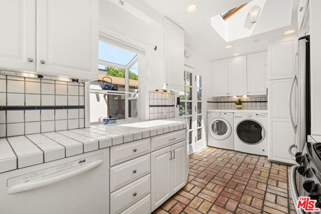 7737 Norton Avenue, West Hollywood, CA 90046