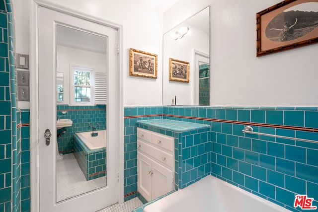 7737 Norton Avenue, West Hollywood, CA 90046