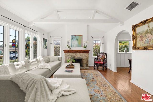 7737 Norton Avenue, West Hollywood, CA 90046