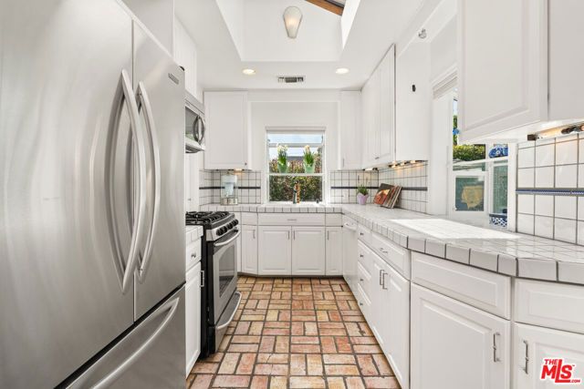 7737 Norton Avenue, West Hollywood, CA 90046