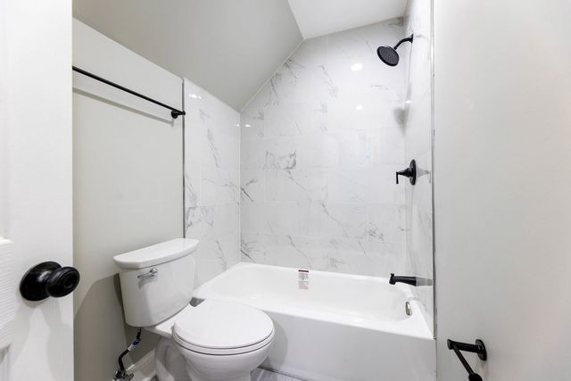 4924 W Congress Parkway, Chicago, IL 60644