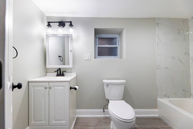 4924 W Congress Parkway, Chicago, IL 60644