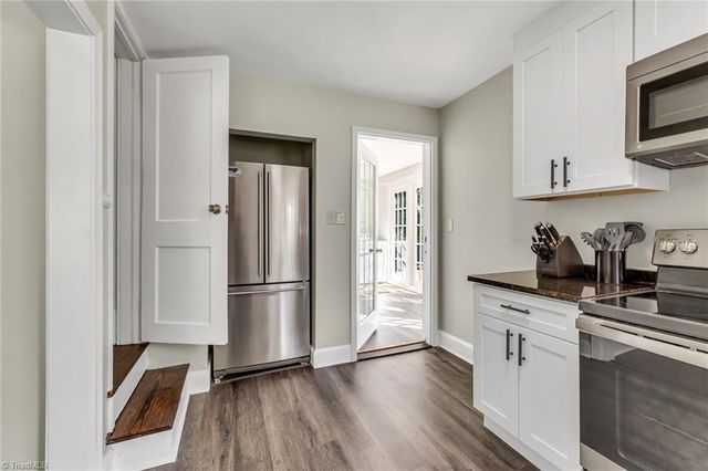 213 E Moore Avenue, High Point, NC 27263