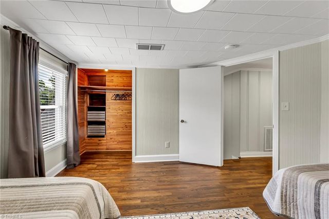 213 E Moore Avenue, High Point, NC 27263