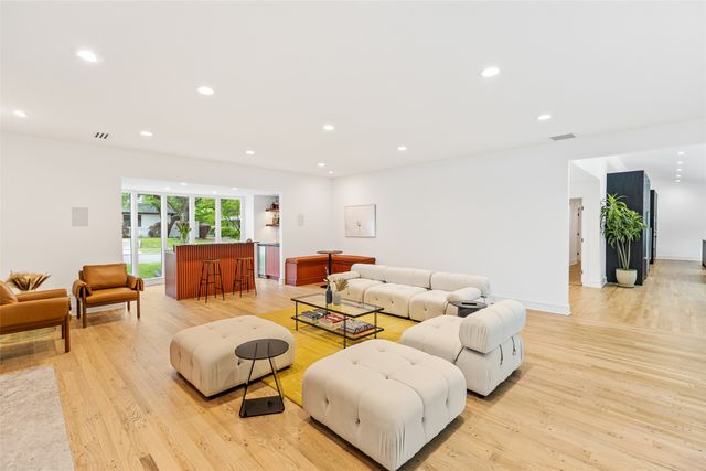 5239 Edmondson Avenue, Dallas, TX 75209