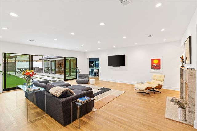 5239 Edmondson Avenue, Dallas, TX 75209