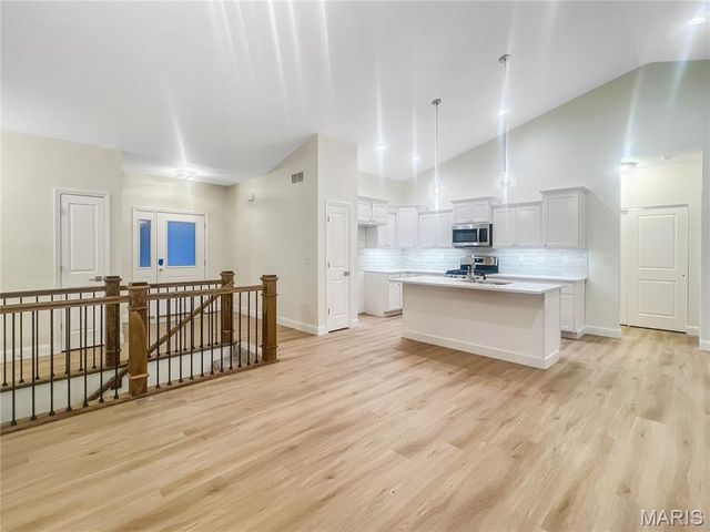 240 Stonebridge Bluff Drive, Maryville, IL 62062