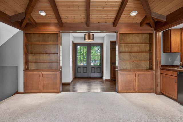 3 Gingerwood Lane, Bettendorf, IA 52722