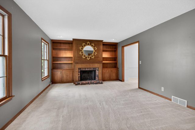 3 Gingerwood Lane, Bettendorf, IA 52722