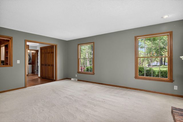 3 Gingerwood Lane, Bettendorf, IA 52722