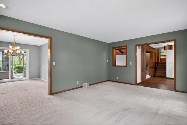 3 Gingerwood Lane, Bettendorf, IA 52722