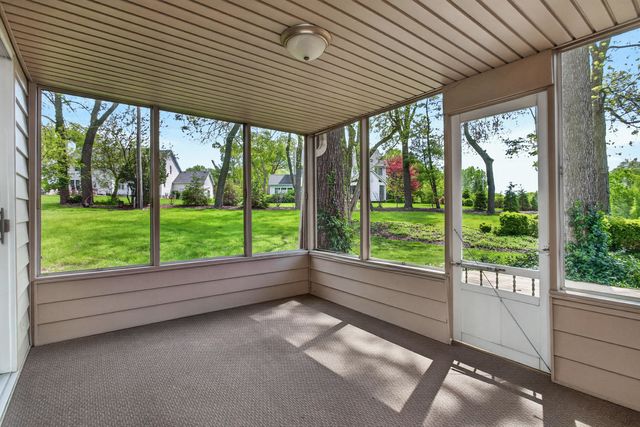 3 Gingerwood Lane, Bettendorf, IA 52722