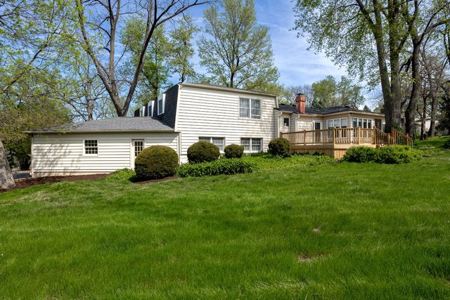 3 Gingerwood Lane, Bettendorf, IA 52722