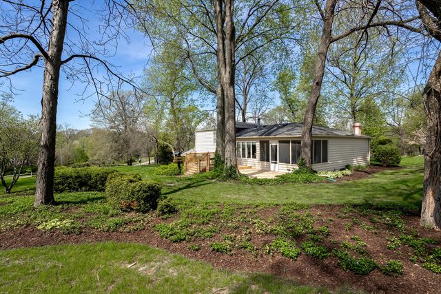 3 Gingerwood Lane, Bettendorf, IA 52722