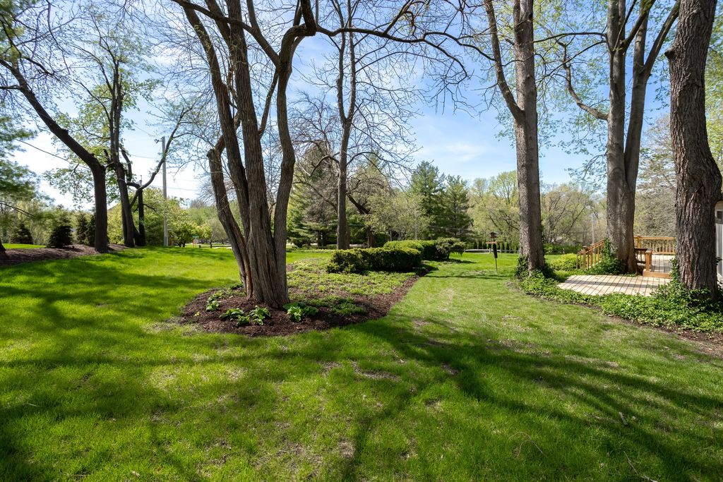 Image 61 of property listing at 3 Gingerwood Lane, Bettendorf, IA 52722