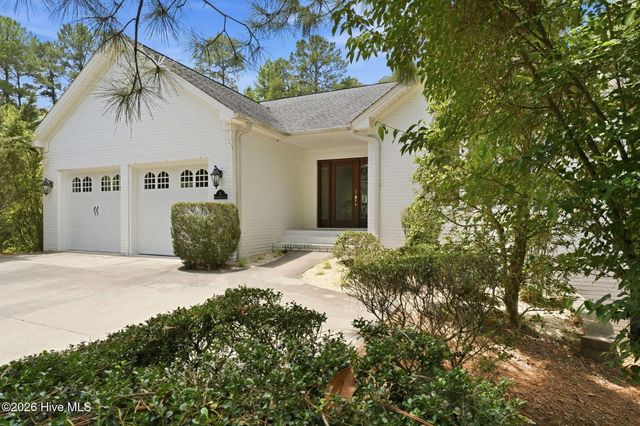 25 Kingswood Circle, Pinehurst, NC 28374