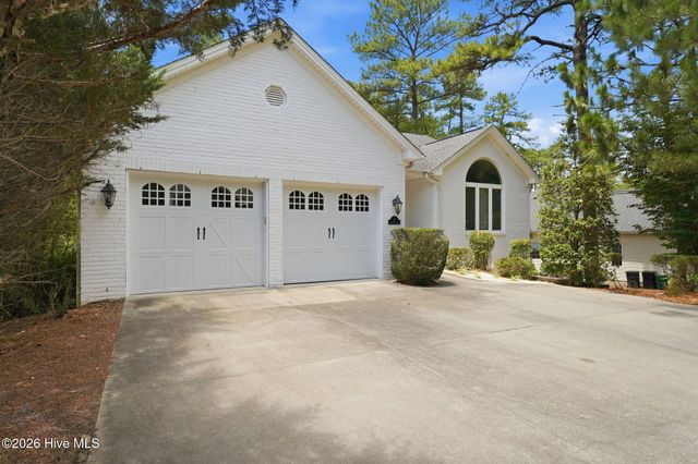 25 Kingswood Circle, Pinehurst, NC 28374