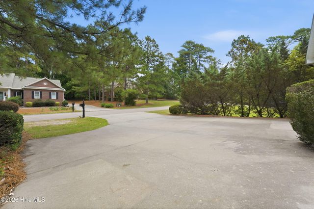 25 Kingswood Circle, Pinehurst, NC 28374