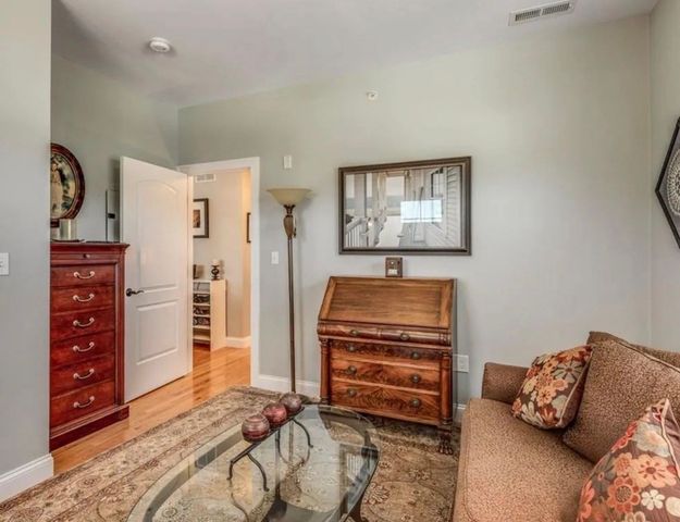 160 School 5-2, Waltham, MA 02451