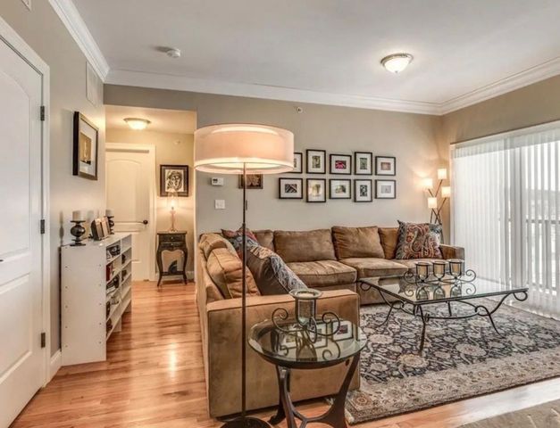 160 School 5-2, Waltham, MA 02451