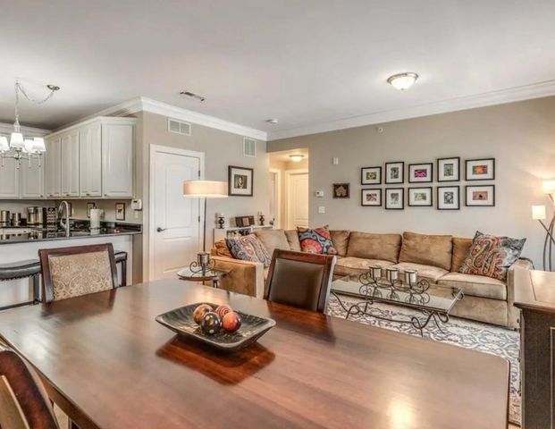 160 School 5-2, Waltham, MA 02451
