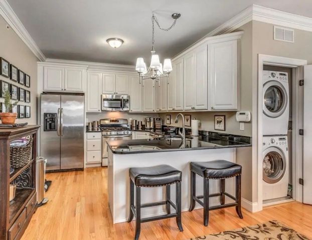 160 School 5-2, Waltham, MA 02451