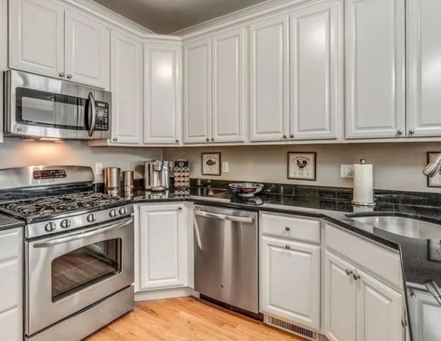 160 School 5-2, Waltham, MA 02451