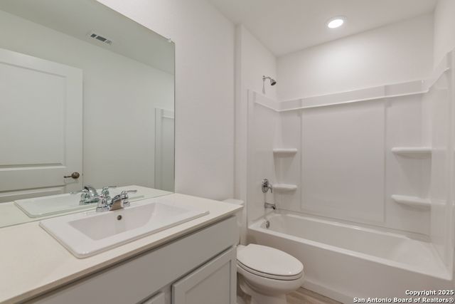 5750 Repeating Way, Von Ormy, TX 78073