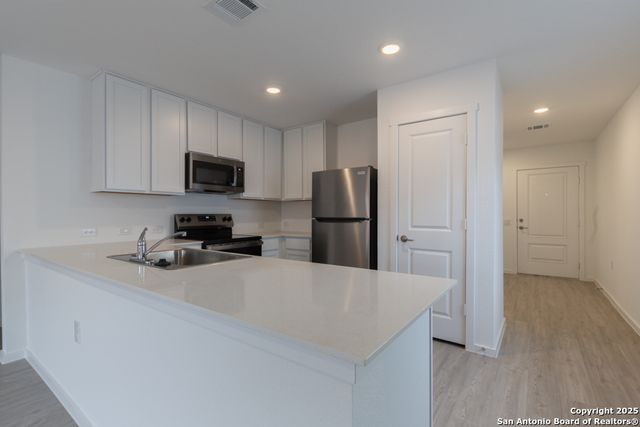 5750 Repeating Way, Von Ormy, TX 78073