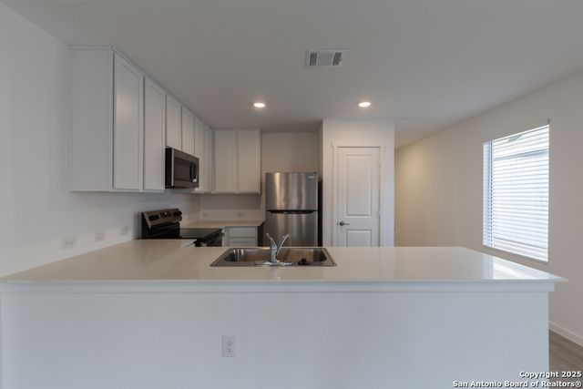5750 Repeating Way, Von Ormy, TX 78073