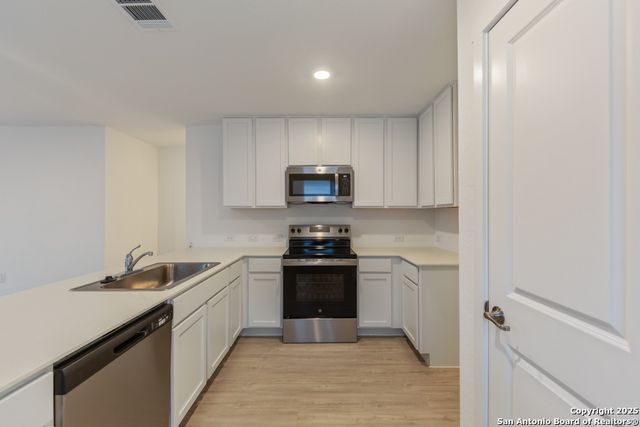5750 Repeating Way, Von Ormy, TX 78073
