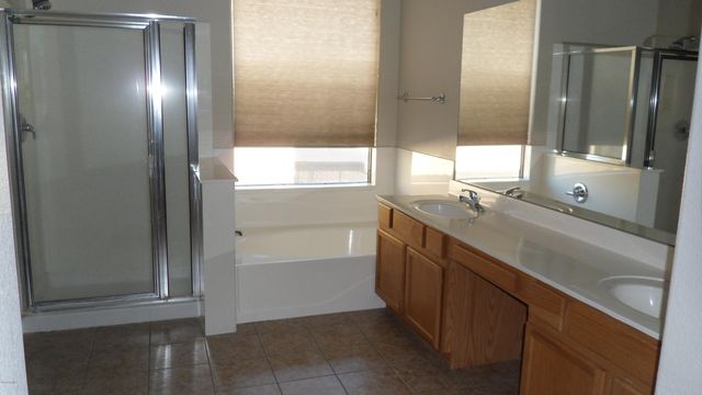 9008 W QUAIL Avenue, Peoria, AZ 85382