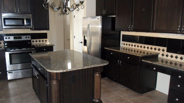 9008 W QUAIL Avenue, Peoria, AZ 85382