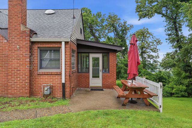 1105 Gary AVENUE, Clairton, PA 15025