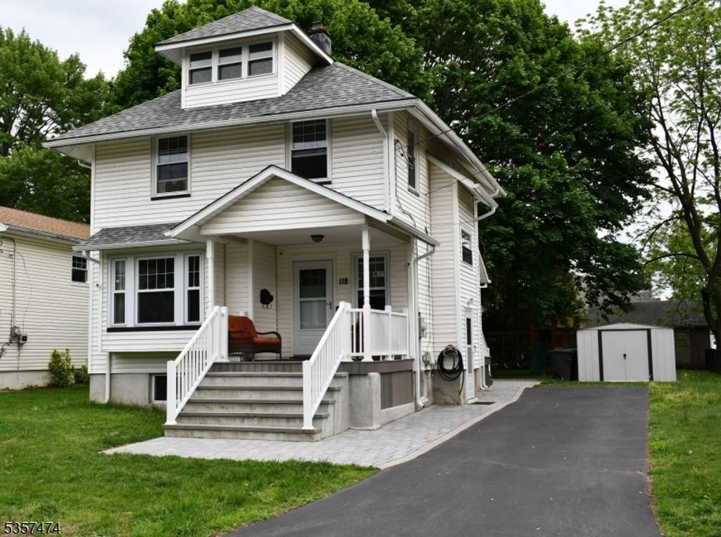 118 Golf Ave E, South Plainfield Boro, NJ 07080
