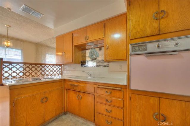 211 E California B7, Glendale, CA 91206