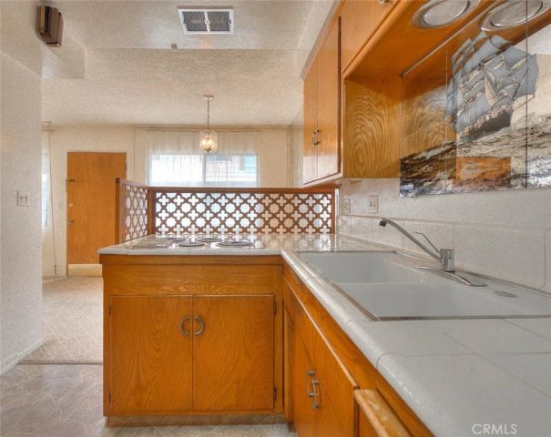 211 E California B7, Glendale, CA 91206