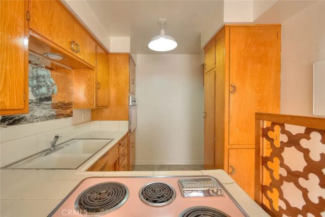211 E California B7, Glendale, CA 91206